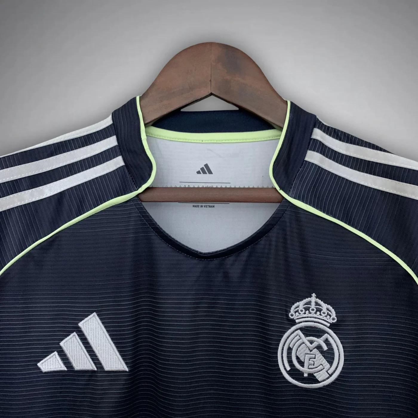 Real Madrid 25/26 Away Fan Kit half